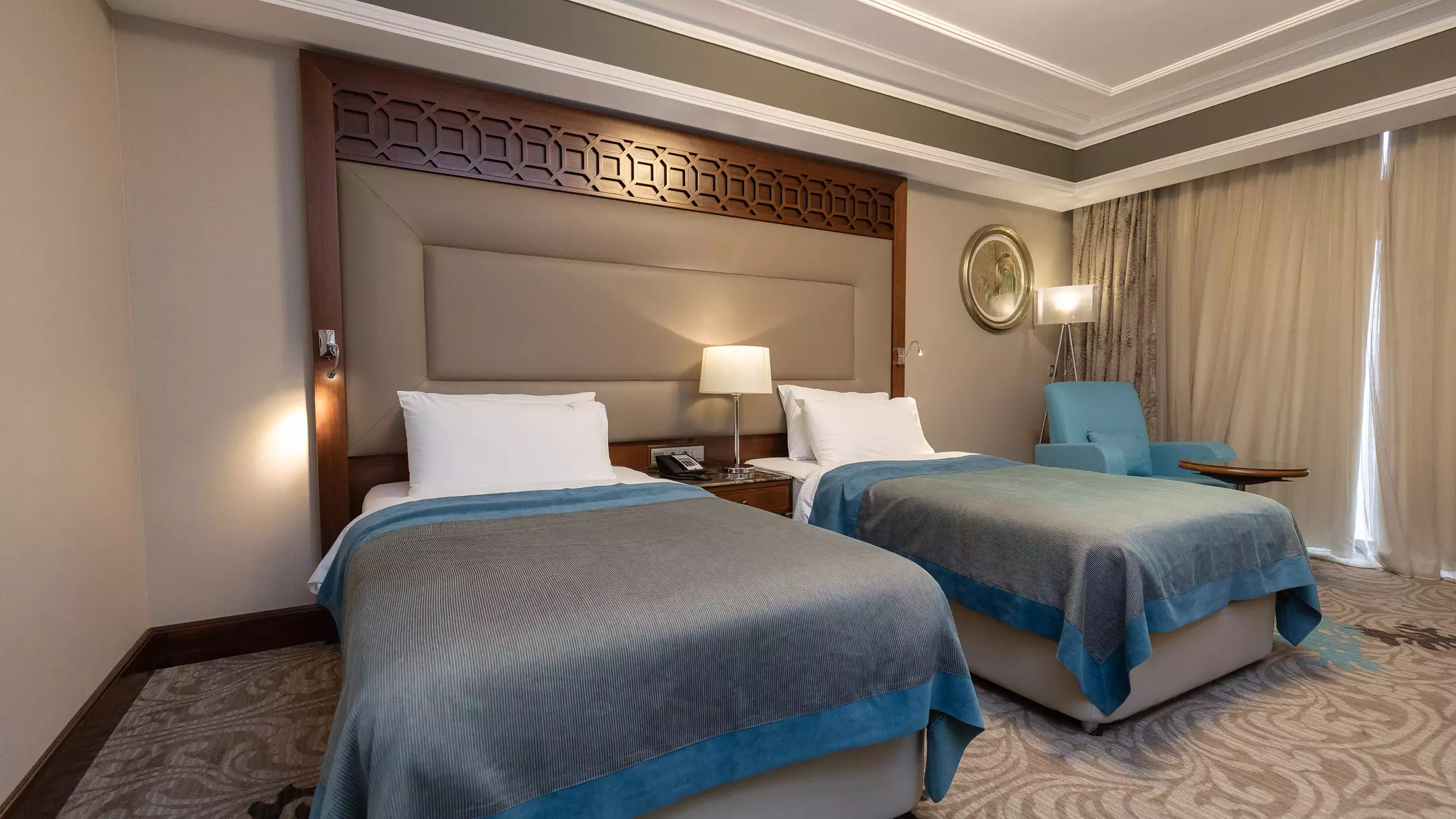 Alibaba https://cdn.alibaba.ir/ostorage/hotel-accommodation-images/674a93d37e75320ec907f1dc_هتل آنا - اتاق دوتخته سینگل دلوکس (1).webp